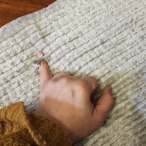 Juicy Couture 2 mats bath fuzzy Light Gray Bath Mats - Picture 11 of 15